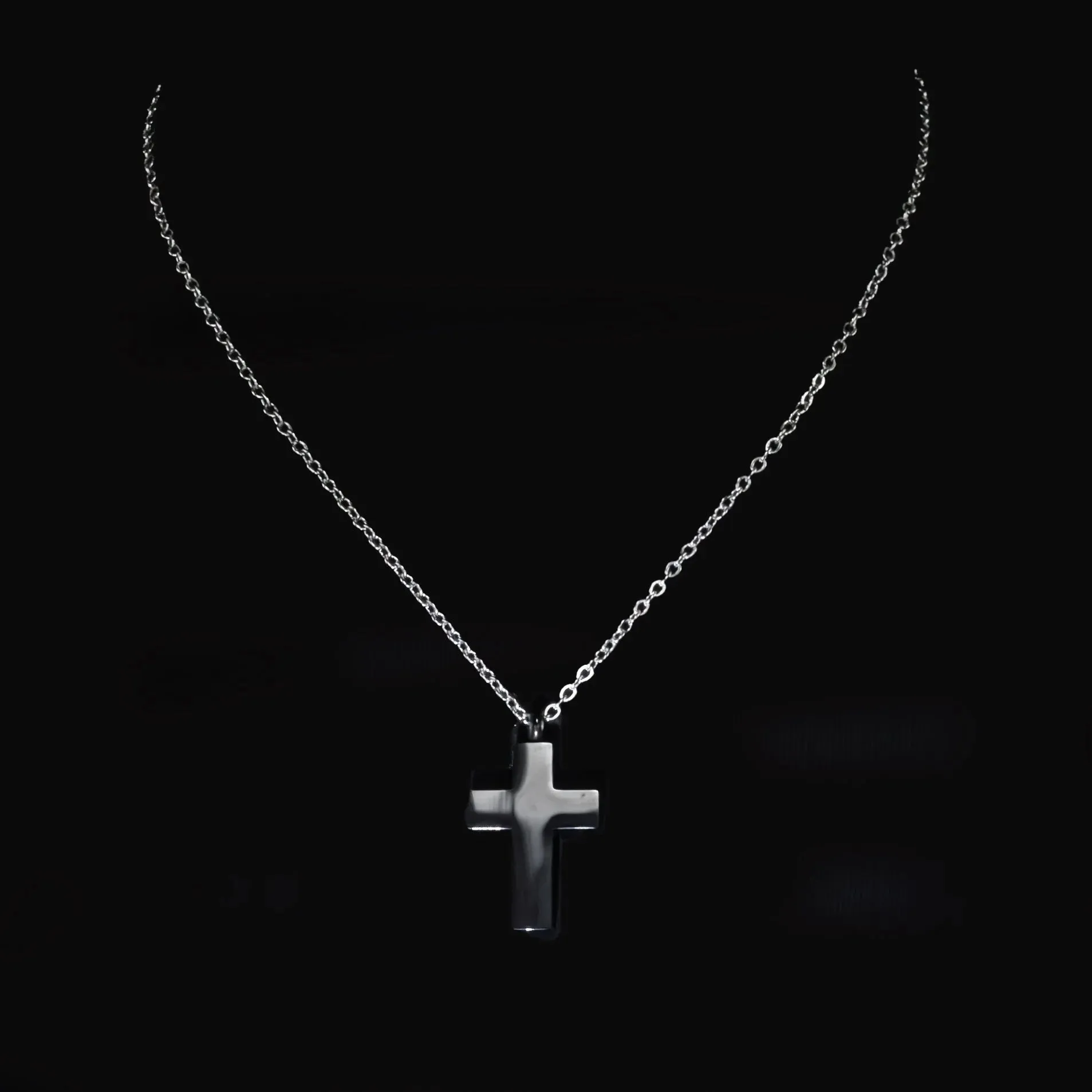 Abraán Necklace with Crucifix Pendant