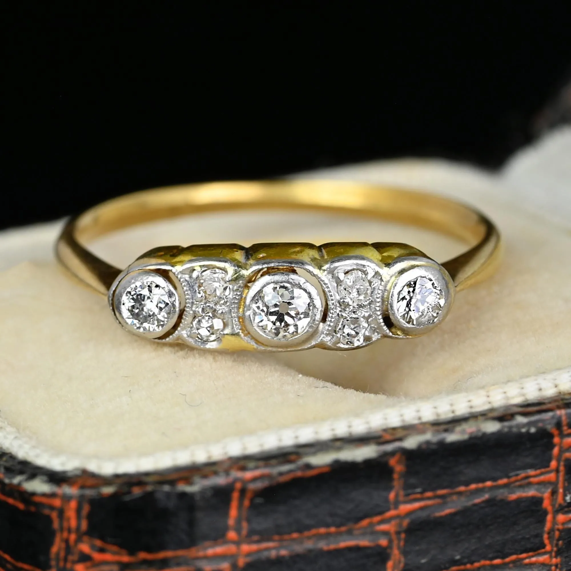 Antique European Cut Diamond Ring Band in 18K Gold