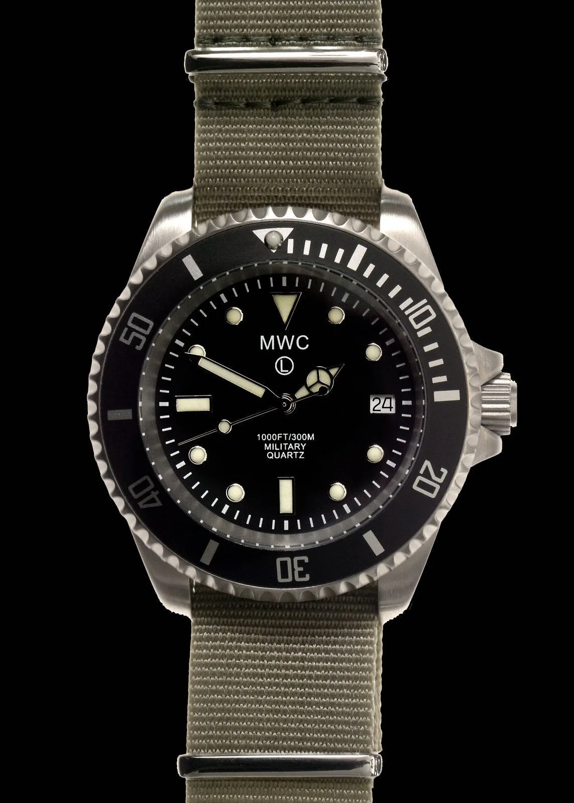 MWC 300m / 1000ft Stainless Steel Quartz Military Divers Watch with 10 Year Battery Life