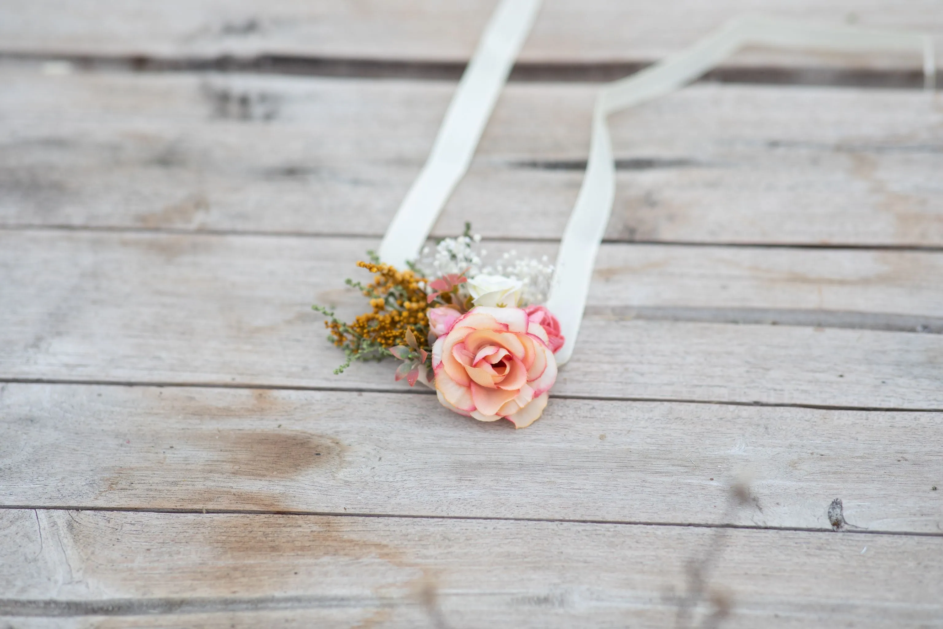 Peach flower bracelets Bridesmaid bracelets Coral wedding wrist corsage Magaela Pastel bracelet for bride Jewellery Wedding flower bracelet