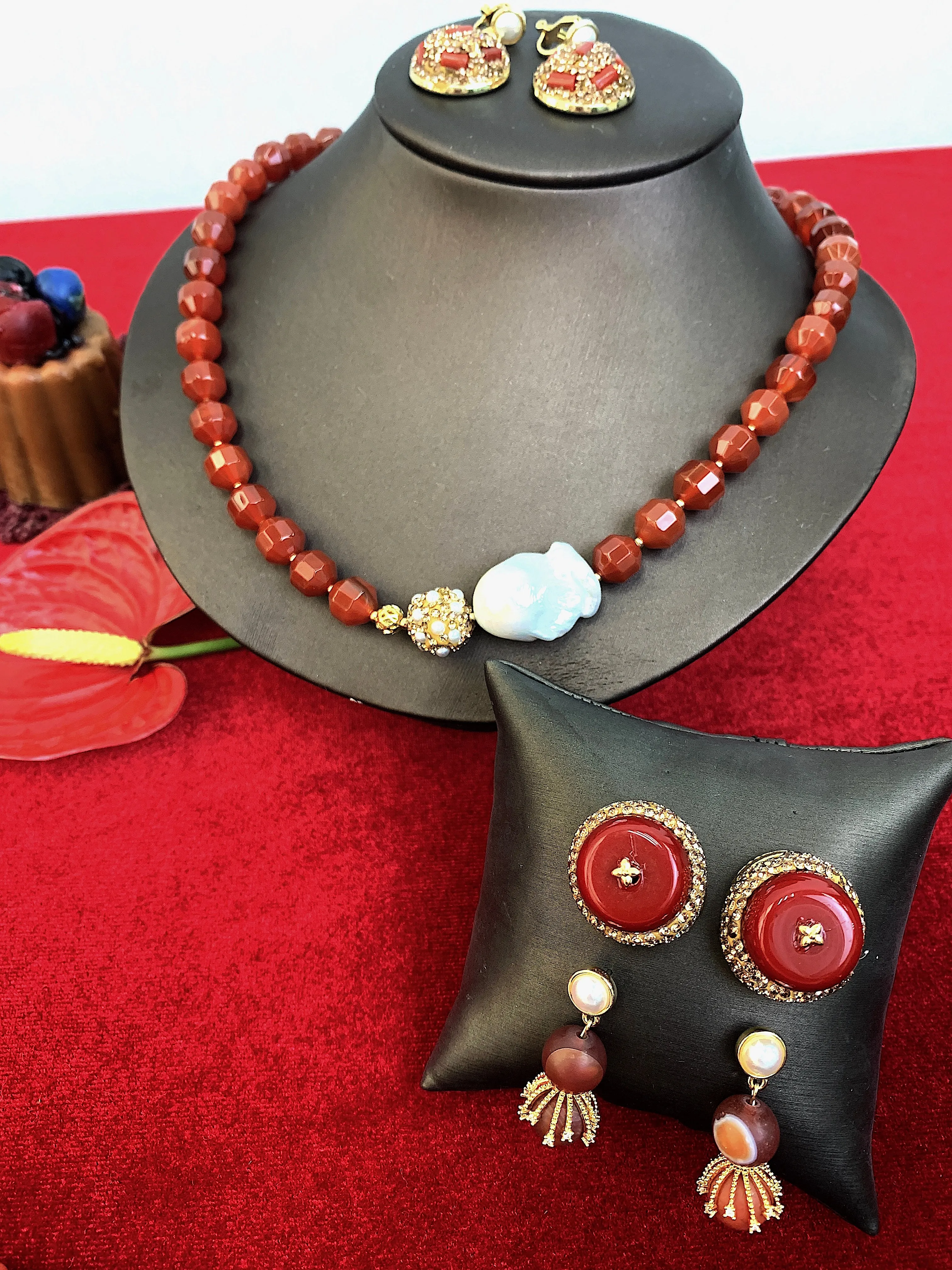 Red Agate With Baroque Pearl Short Necklace HN034