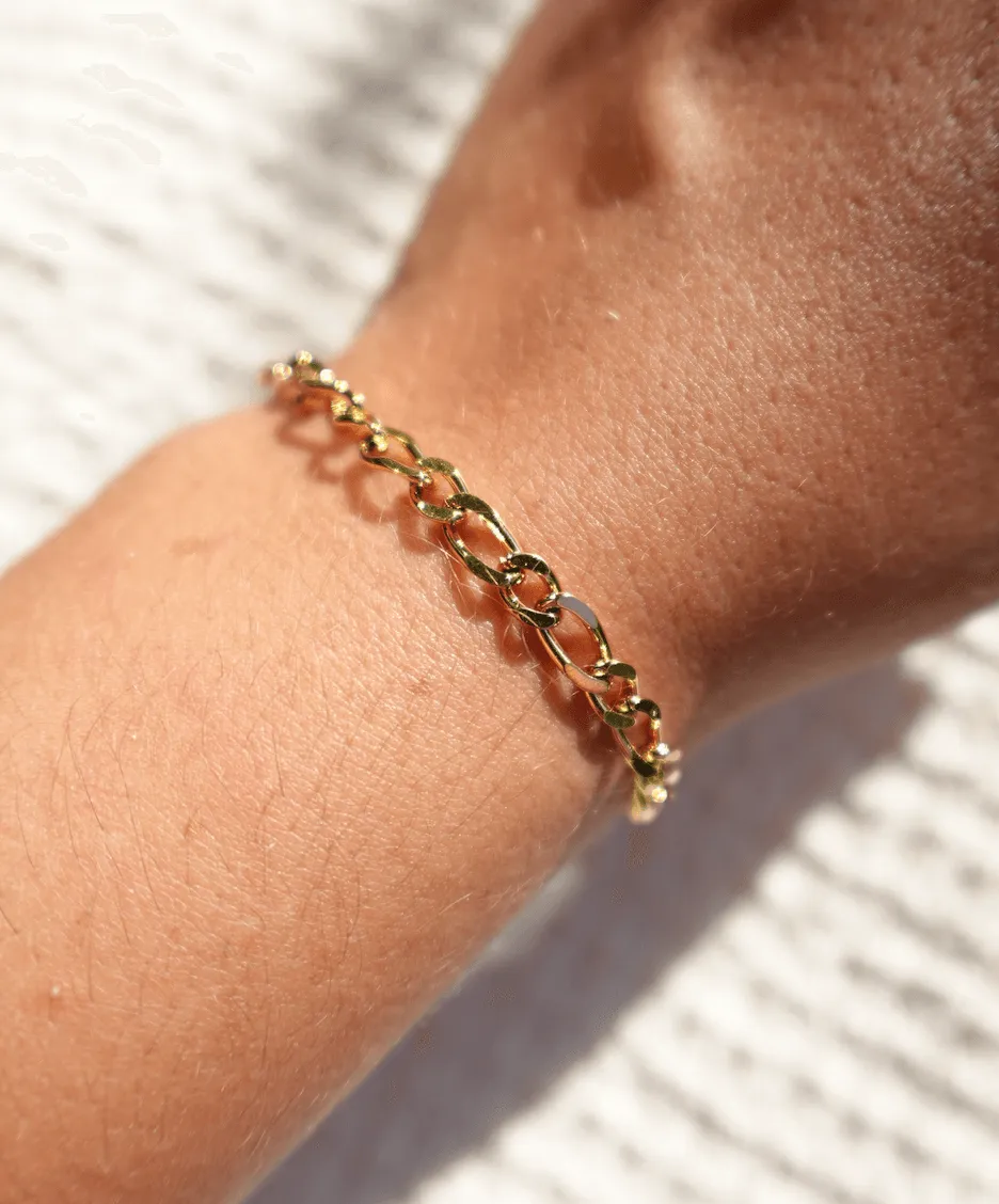 Vibes | Linked Brilliance Clasp Bracelet | 18K Gold-Plated